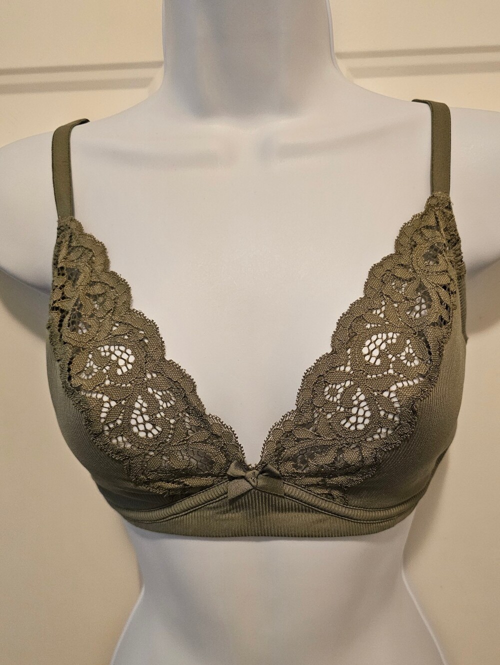 Victoria's Secret Green Ribbed Lace Trim Bralette XL NWOT